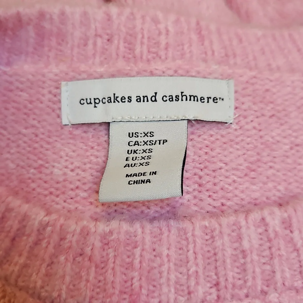 CUPCAKES AND CASHMERE Pink and White Crew Neck Heart Sweater - XS